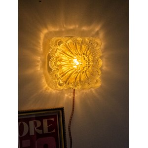 Applique carrée dorée en verre n°180