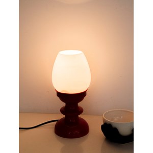 Lampe rouge en bois et verre n°811