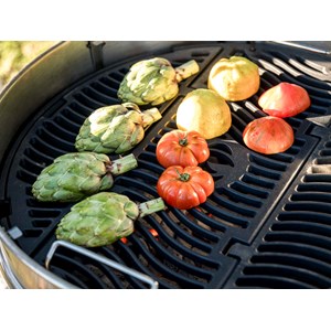 Barbecue à charbon charcoal kettle pro 57 cm + housse de protection + rôtissoire