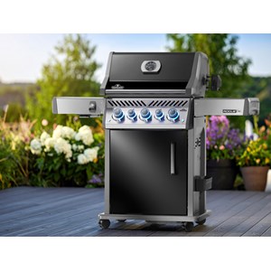 Barbecue à gaz rogue pro-s noir 3 brûleurs + 1 sizzle zone + 1 brûleur arriére -