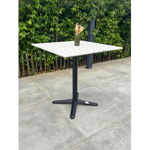 Table carrée de jardin en acier et plateau terrazzo