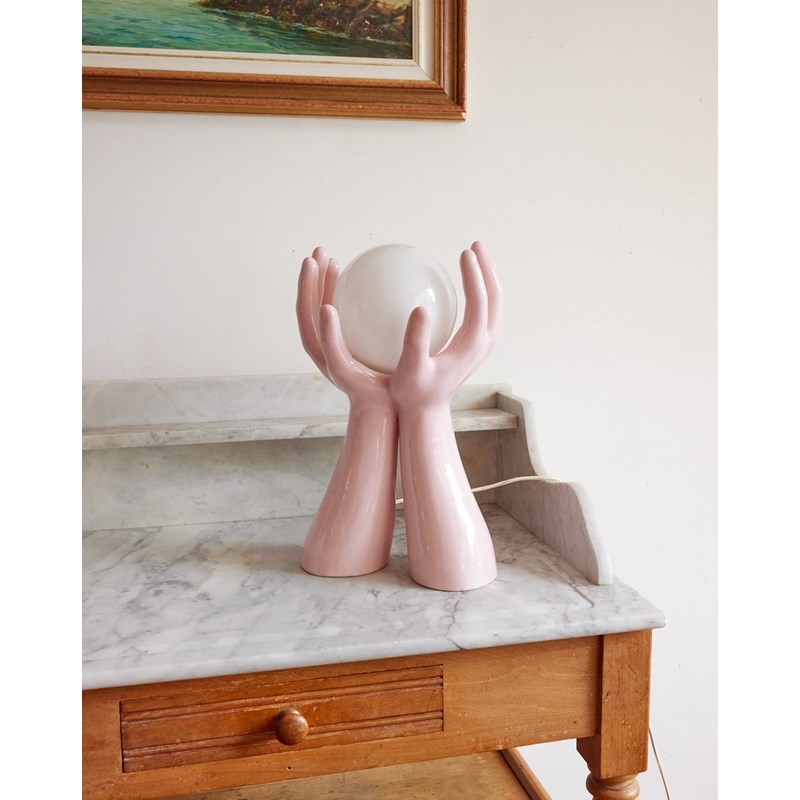 Julia, la lampe à poser &nbsp;mains&nbsp; n°830