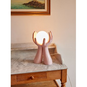 Julia, la lampe à poser &nbsp;mains&nbsp; n°830