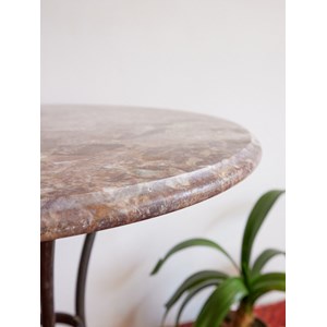 Table d'appoint en marbre rose et métal n°708