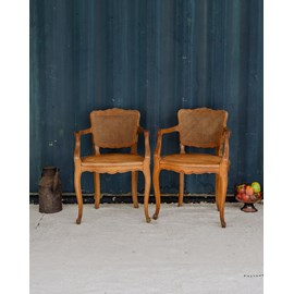 Paire de fauteuils cannés en bois n°731