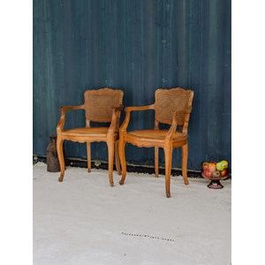 Paire de fauteuils cannés en bois n°731