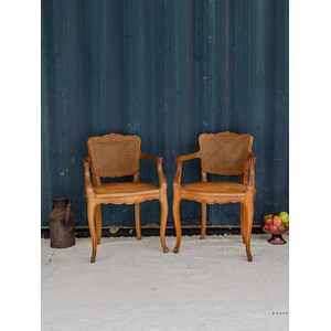 Paire de fauteuils cannés en bois n°731