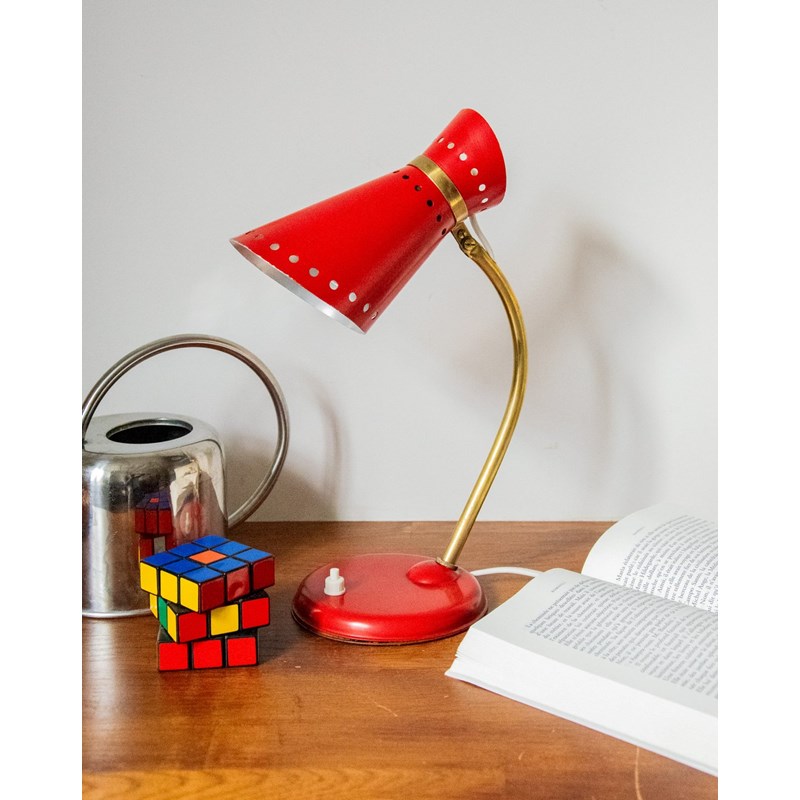 Julia, la lampe rouge maison lunel n°788
