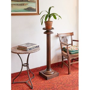 Grande colonne en bois foncé n°830