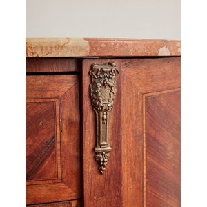 Commode demi-lune en marbre rose n°252