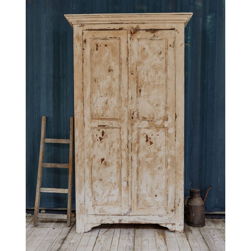 Armoire parisienne en bois patiné beige n°350