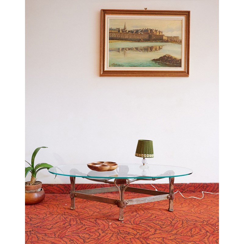 Table basse brutaliste en cuir n°483