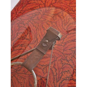 Table basse brutaliste en cuir n°483