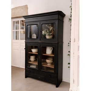 Victoria, la vitrine en bois noir n°155