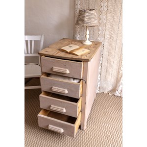 Petite chiffonnier en bois rose poudré n°257