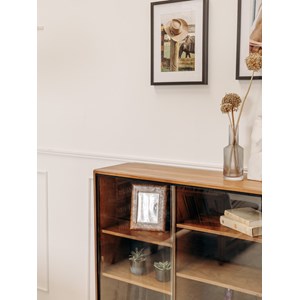 Grande vitrine en bois foncé n°154