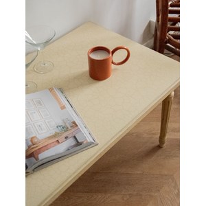 Table basse aux pieds sculptés n°487