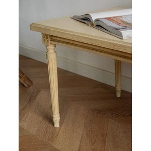 Table basse aux pieds sculptés n°487