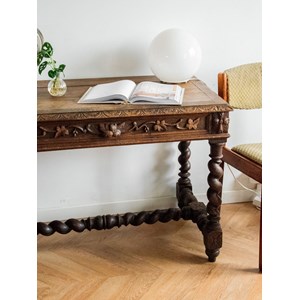 Bureau sculpté en bois foncé n°561