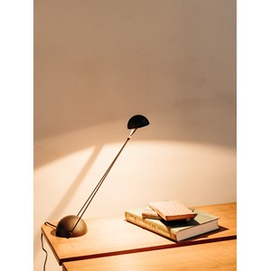 Lampe de bureau en métal noir n°588