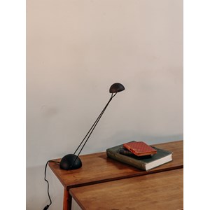 Lampe de bureau en métal noir n°588