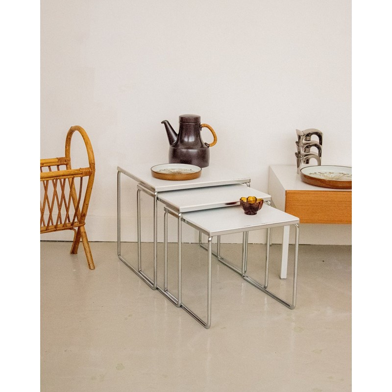 Tables gigognes en formica n°144