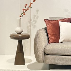 Tilt-table basse d'appoint en acier laqué café