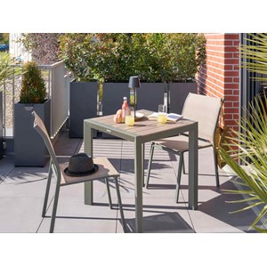 Table de jardin carrée alu evasion 2 places effet bois lin et laurier + 2 fauteu