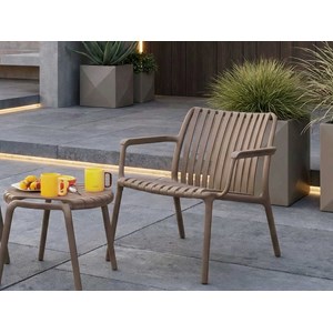 Fauteuil bas de jardin en résine pp 50 % recyclé joysxee, taupe - jardiline