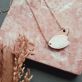 Collier chouchou ivoire en bois et cuir