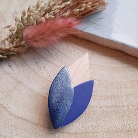 Broche en bois tulipe bleu klein