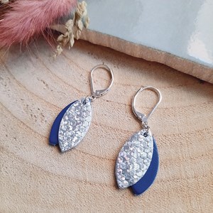 Boucles d’oreilles minimalistes loulou bleu klein