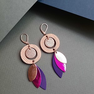 Boucles d’oreilles pendantes solaris fuchsia