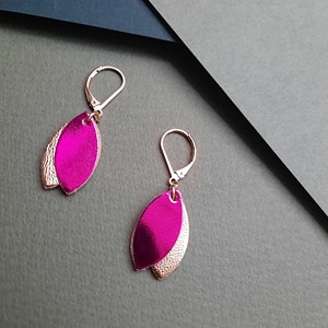 Boucles d’oreilles légères loulou fuchsia