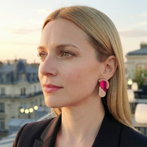 Boucles d’oreilles légères maya fuchsia