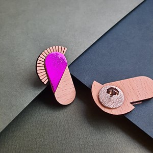 Boucles d’oreilles légères maya fuchsia