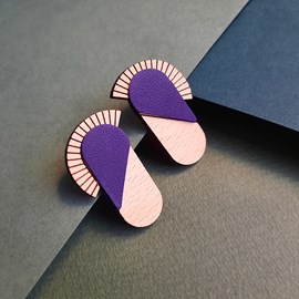 Boucles d’oreilles légères maya violet