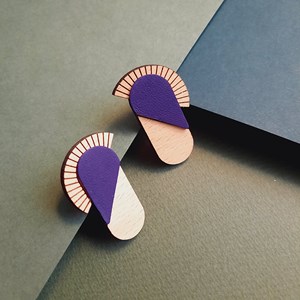 Boucles d’oreilles légères maya violet