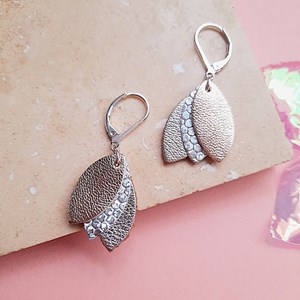 Boucles d’oreilles courtes chouchous glacial