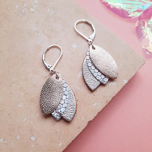 Boucles d’oreilles courtes chouchous glacial