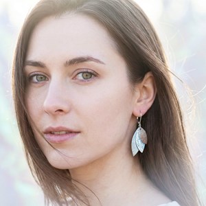 Boucles d’oreilles pendantes mini céleste glacial