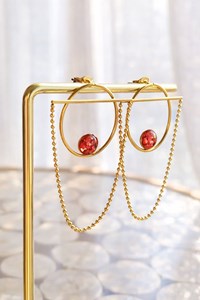 Boucles d’oreilles amaranthe en acier inoxydable et fleurs rouges