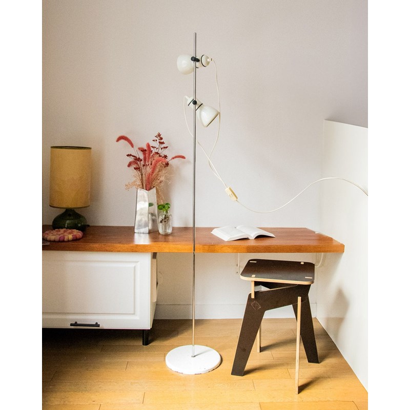Grand lampadaire en métal blanc n°323