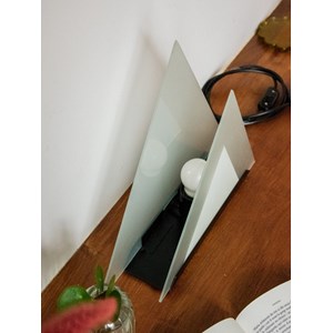 Lampe pyramide en verre opaque n°796
