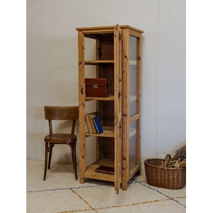 Victoria, la vitrine en bois n°173