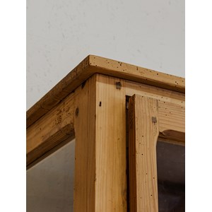 Victoria, la vitrine en bois n°173