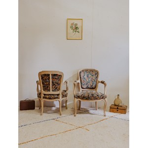 Paire de fauteuils en bois et tissu à motifs n°896