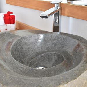 Vasque à poser en pierre de rivière tourbillo 40