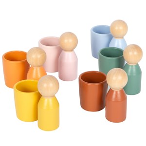 Gobelets de tri montessori avec figurine