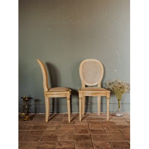 Lot de 4 chaises en bois beige n°1331